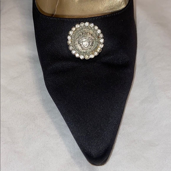 Vintage Gianni Versace black satin pumps - Picture 2 of 4